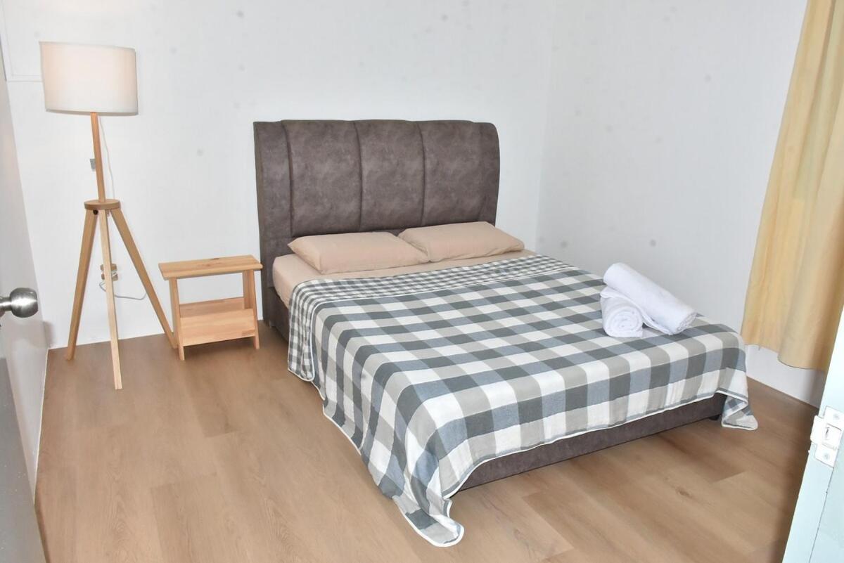 Rain Tree Homestay Bintulu Bagian luar foto