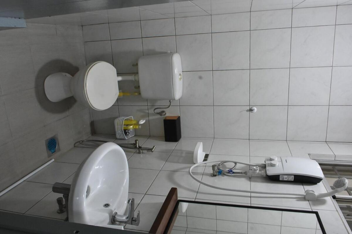 Rain Tree Homestay Bintulu Bagian luar foto